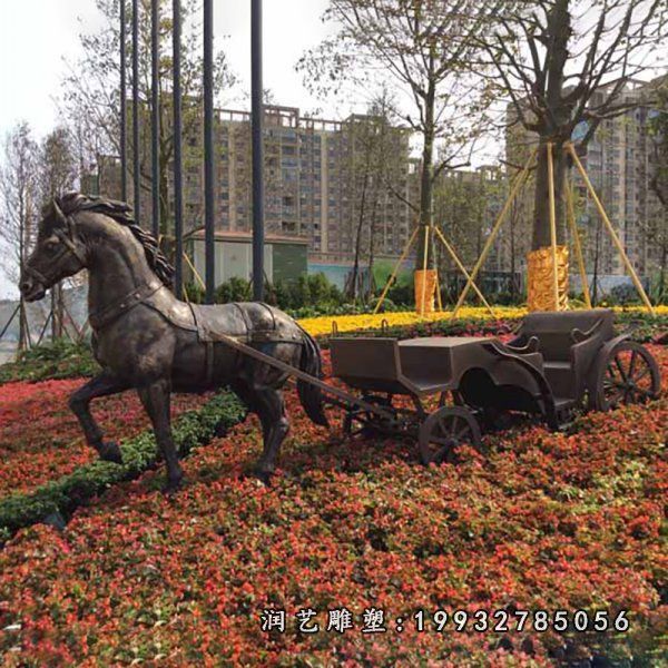 道路旁马车景观铜雕