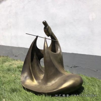 广场抽象人物铜雕