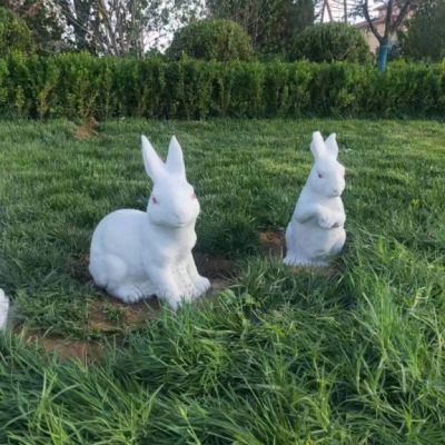 草坪动物兔子石雕